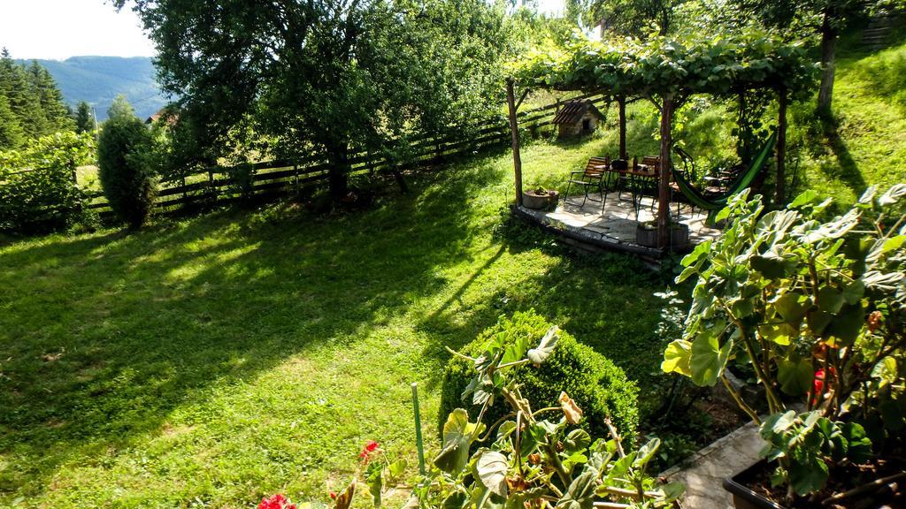 Guest House Little Heaven Uzice Bagian luar foto