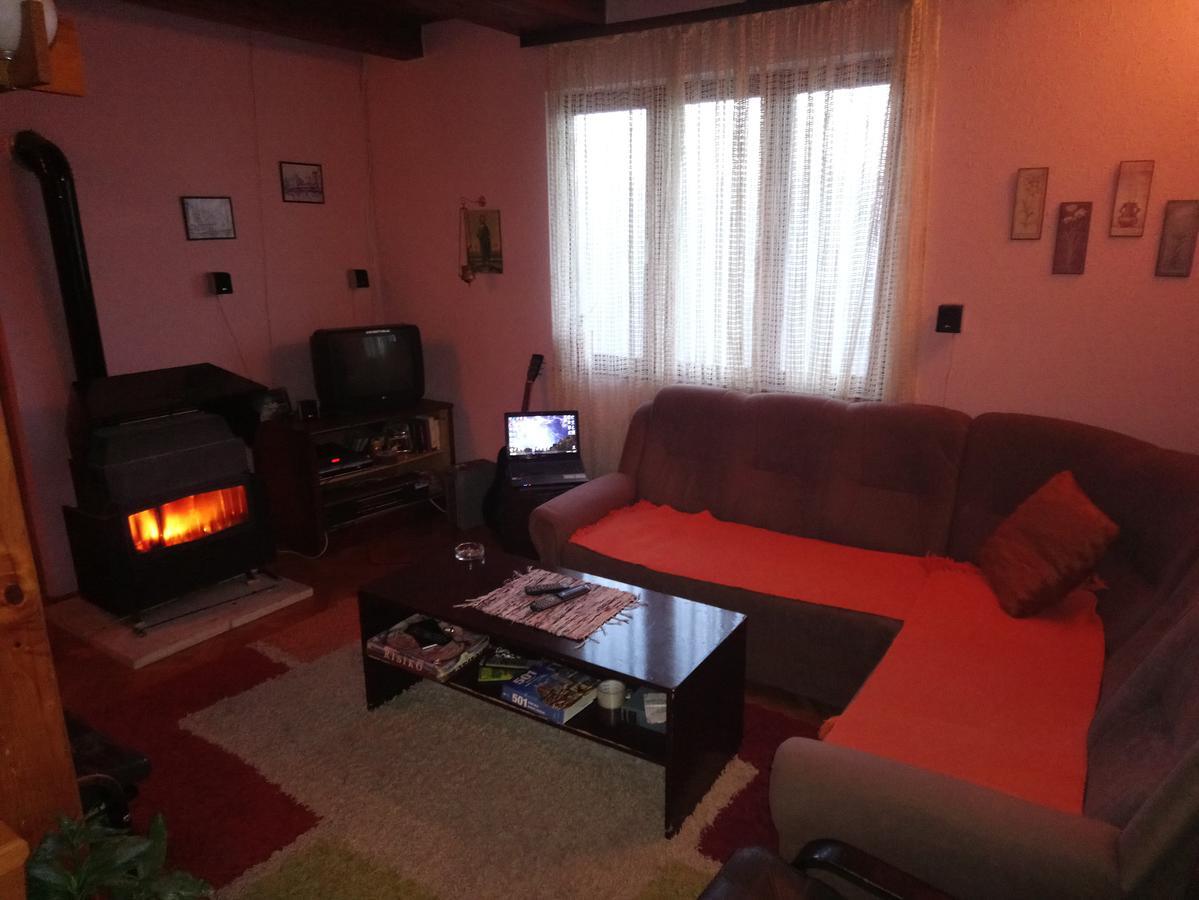 Guest House Little Heaven Uzice Bagian luar foto
