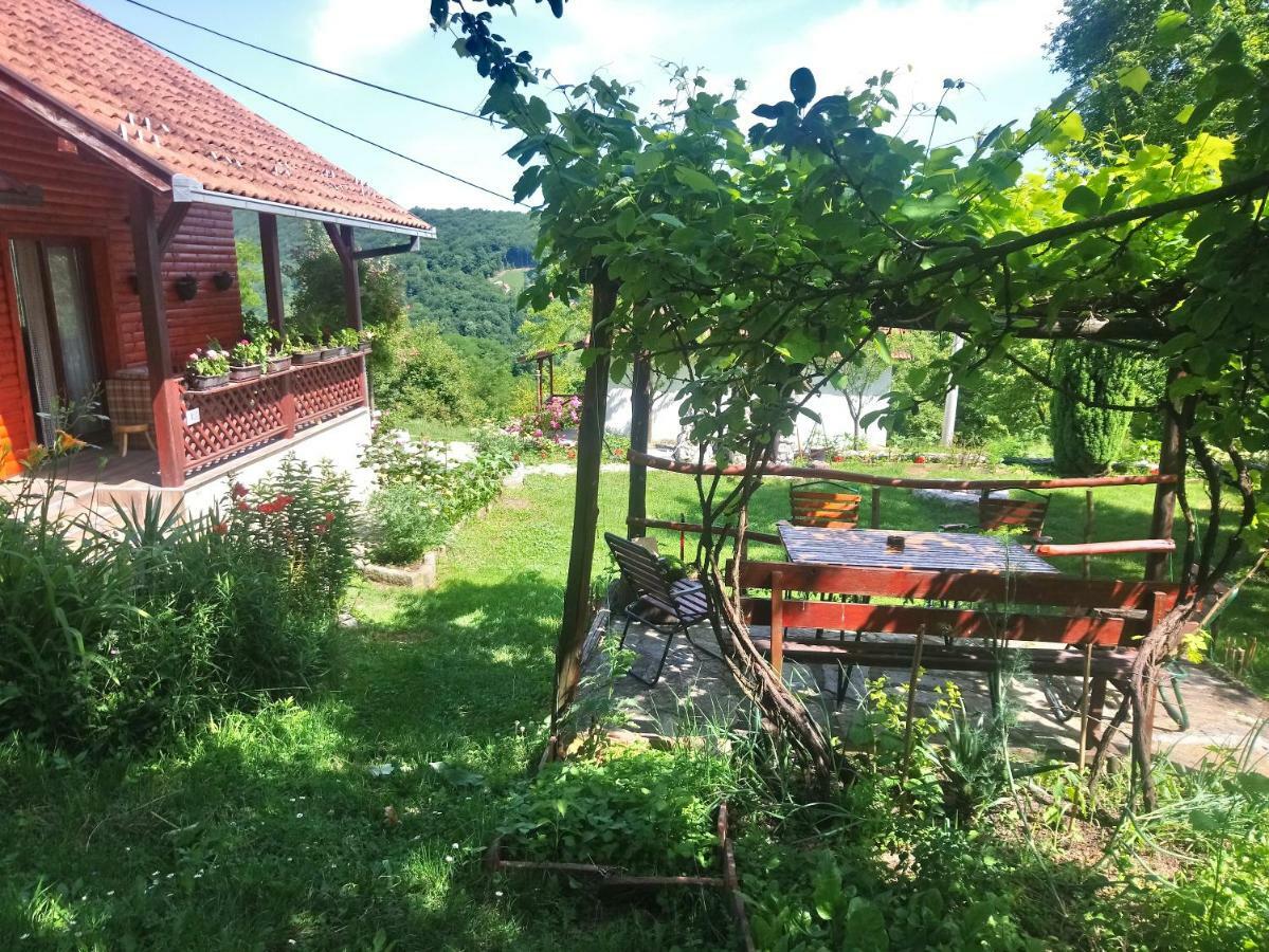 Guest House Little Heaven Uzice Bagian luar foto